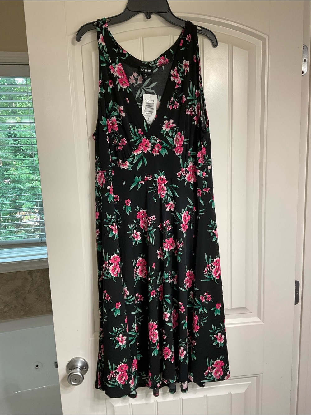 NWT torrid Black Floral V-Neck Swing Dress with Pink Flowers